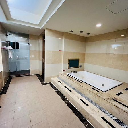 Walker Motel Tajpej Zewnętrze zdjęcie