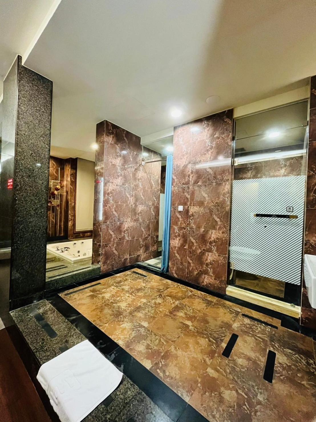 Walker Motel Tajpej Zewnętrze zdjęcie